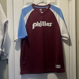 Phillies throw back men’s shirt- size medium